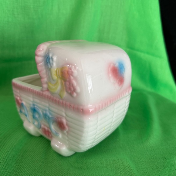 Vintage Nancy Pew Giftwares Co. ABC Bassinet Planter - Picture 4 of 6